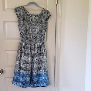 A comfortable but flattering dress! Size large